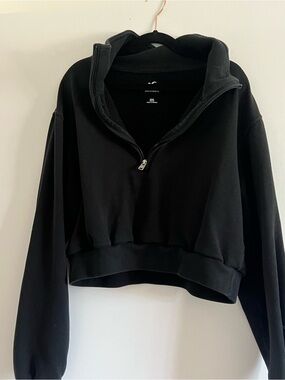 Hollister Women's Black Quarter-Zip Cropped Sweatshirt- XXS